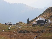 64 Lavori in corso alla Baita Laghetti (1963 m) di fronte al Rif. Balicco (1995 m)